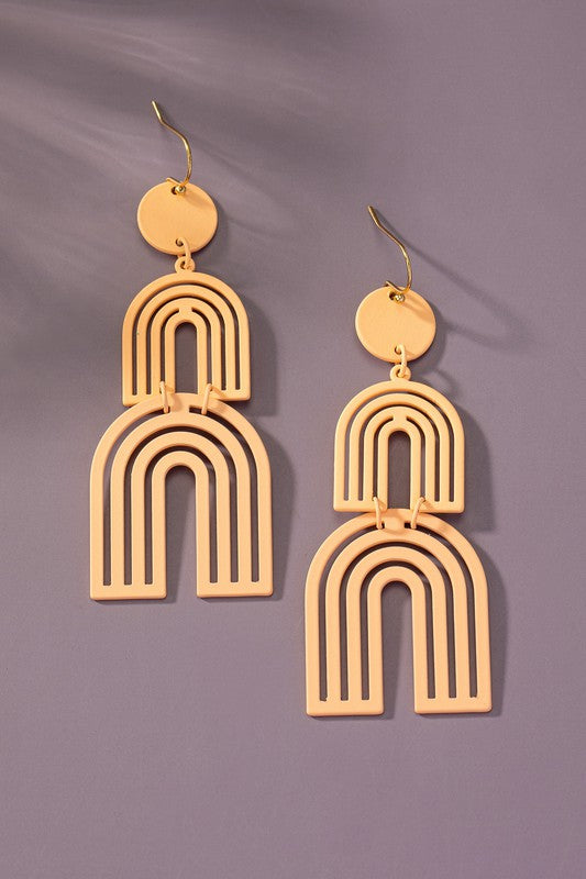 Cutout metal arch drop earrings with color coating