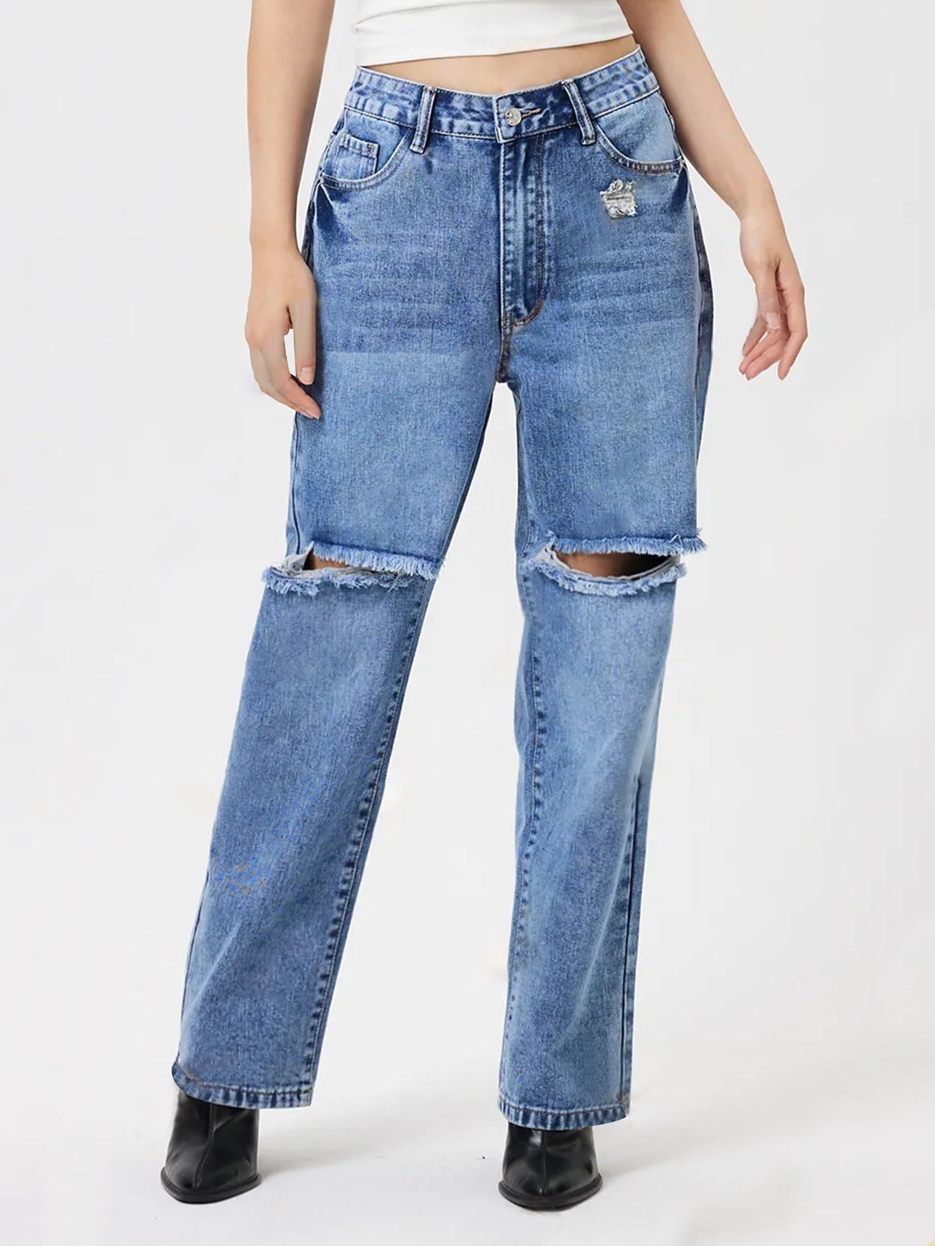 Distressed Jeans with Pockets