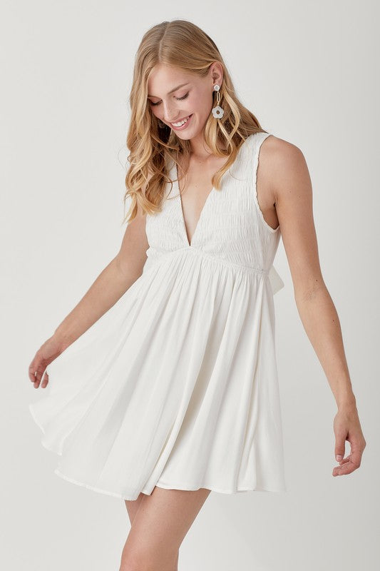 V NECK SMOCK SLEEVELESS DRESS