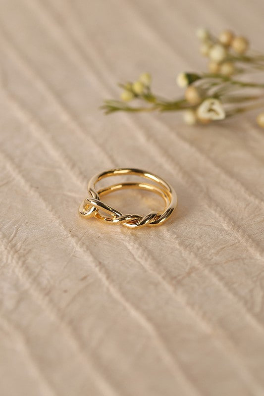 Twisted ring   gold