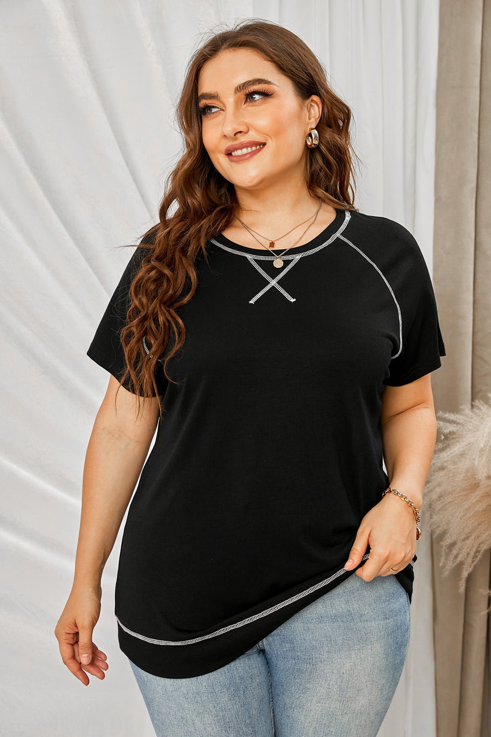 Plus Size Contrast Stitching Crewneck Tee - Touch Me Textures