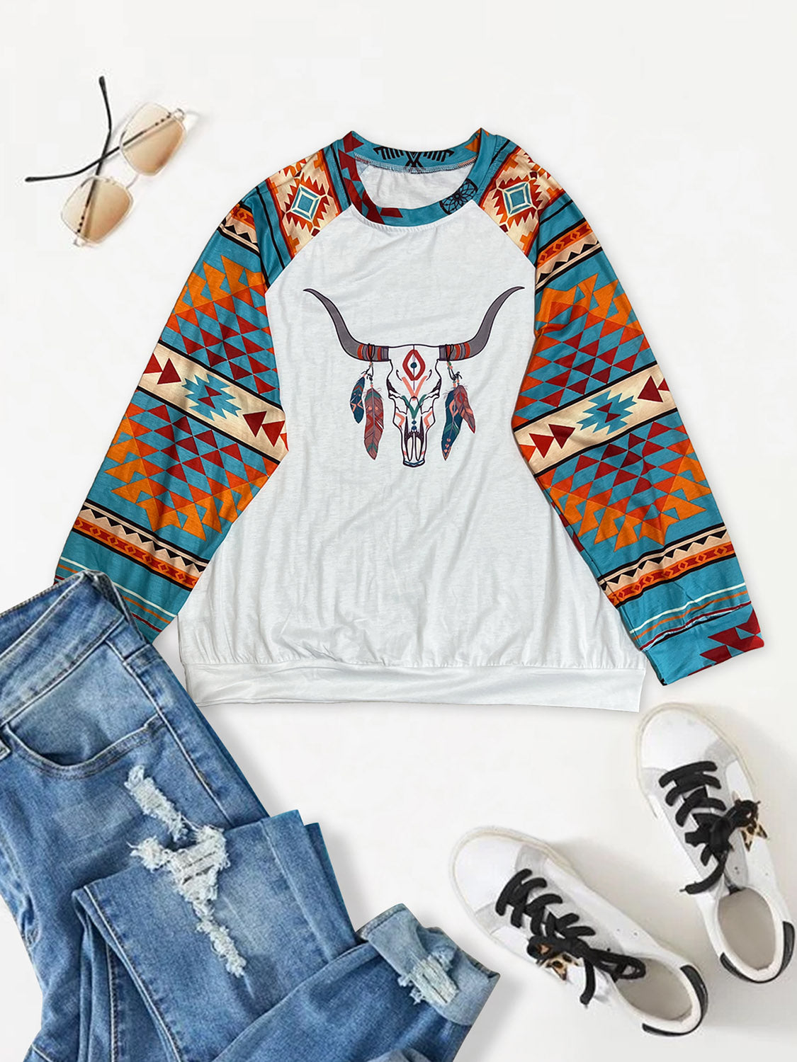 Round Neck Raglan Sleeve Graphic Sweatshirt